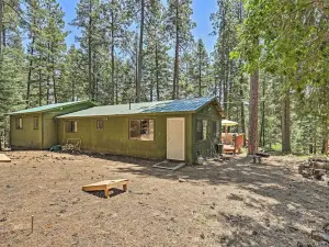Sunny Prescott Cabin w/ Deck & Grill, 1 Mi to Lake