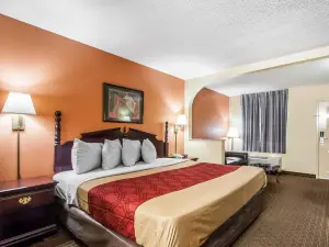 Econo Lodge Inn & Suites I-20, Exit 73