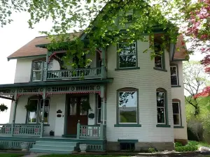 Victorian Loft Bed and Breakfast