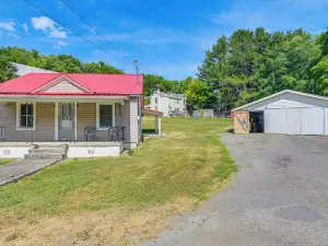 Cozy Tazewell Home w/ Grill on Back of the Dragon!