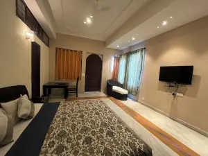 TreeHouseNarmade A Riverfront Resort Spa