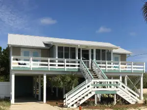 Front Door to Beach in 3 Minutes!