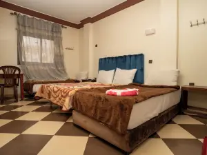 Zellaka hôtel & café