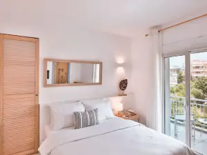 Dias Hotel