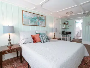 Pet Friendly Corner in Wetumpka