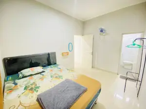 Villa Grand Taman Dau - 3 Bedrooms