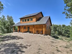 Spacious Resort Cabin in Manti-La SAL Mtns!