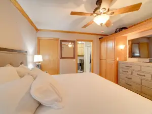 Lake Eufaula Retreat w/ Boat Slip & Fireplace!