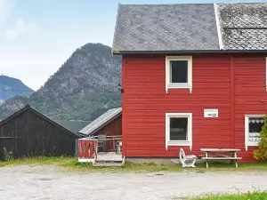 person holiday home in Mandalen