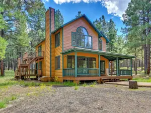 Hike and Fish Parks Cabin with Balcony and Forest Views