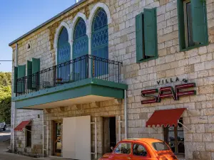 Villa Saf