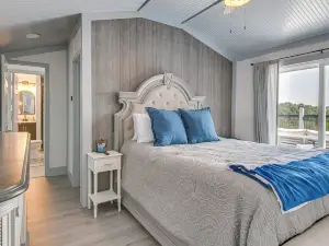 Lake View & Game Room on 3 1/2 Acres, Near Marina