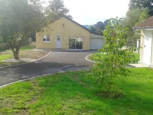 House With 3 Bedrooms in Thil-sur-arroux, With Wonderful Lake View and Enclosed Garden