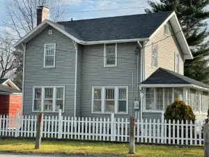 Drop Anchor Cottages and Lake House
