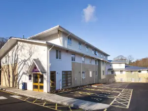 Premier Inn Christchurch / Highcliffe