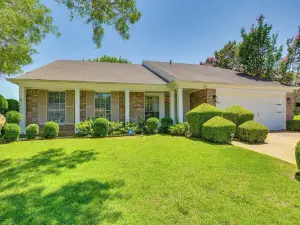 Rowlett Escape w/ Fire Pit & Lake Views