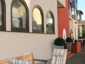 KRESS Hotel
