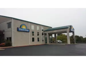 Days Inn by Wyndham Harrison