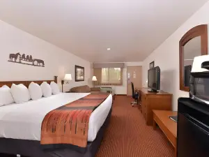 Best Western Grande River Inn  Suites