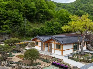 Hadong Hanok Pension the Better Day