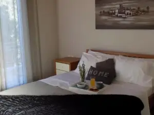 Nikos House Megara