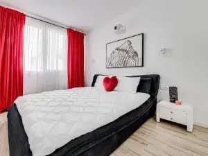 Ari - Afi Mall Luxurious Apartments with Free Parking