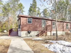 Fire Pit: Family-friendly Cabin in Gillett!