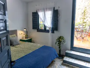 Lemon Tree Patio-Mountain View, Delightful Home in Olvera-Cadiz-Andalucia-Spain