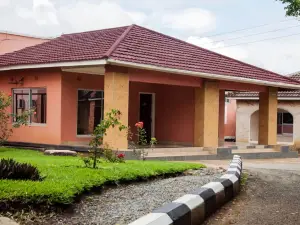 Fatmols Lodge