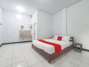 RedDoorz Palinggihan Guest House Cirebon