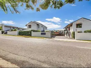 Gladstone Capricorn Apartments