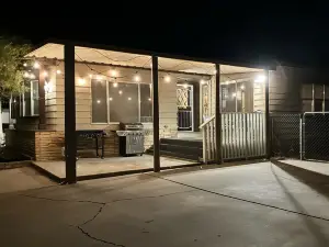 *No Cleaning Fee* 1970's Hidden Gem 2000 SQ FT Just 2,600 Feet to the River