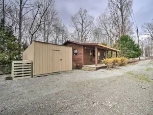 Cozy Tennessee Cabin Rental - 1 Mi to Lake