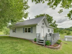 Countryside Hideaway in Greeneville w/ Fire Pit!