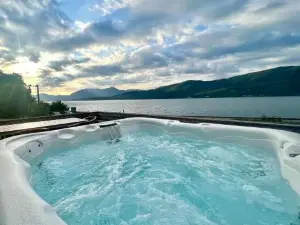 Glenachulish Bay with Hot Tub