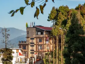 Summit Sherpa Mountain Hotel & Spa