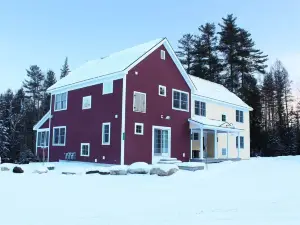 Adventurebrook, Bike, Ski & Hike Out Your Front Door! 0.25 Miles to Lower Lift!