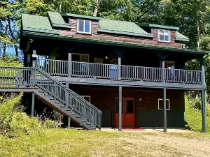 2-bedroom vacation home just 10 minutes from Viroqua's charming downtown