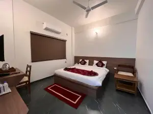 Hotel Apoorva Royale
