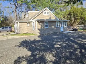 Charming and cozy 2-bed home in Evesham with everything needed for your stay.