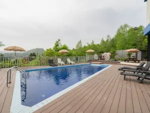 Gapyeong Bluel Pool Villa (Spa Pension)
