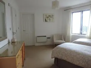 シー ブリーズ アパートメント ニア ザ エデン プロジェクト