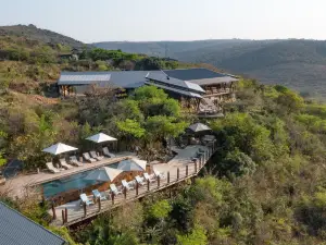 Rhino Ridge Safari Lodge