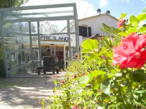 La Valle Dei Caprioli Village Bungalow Park - Freelandia Azienda Agricola