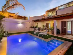 House - 3 Bedrooms with Pool and WiFi - 107616