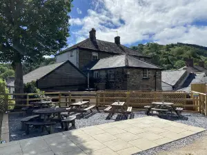 OYO Glyn Valley Hotel