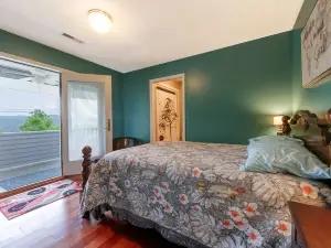 Beautiful home in the gorge