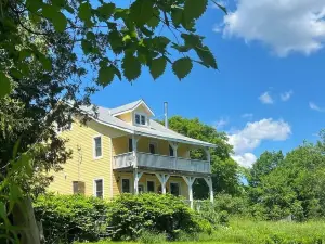 DEER LAKE LODGE: A Historic Gem