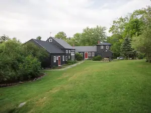 Squire Tarbox Inn