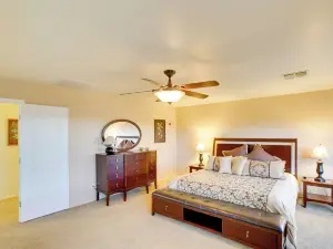 San Tan Mountain Escape with Patio and Pool Access!
